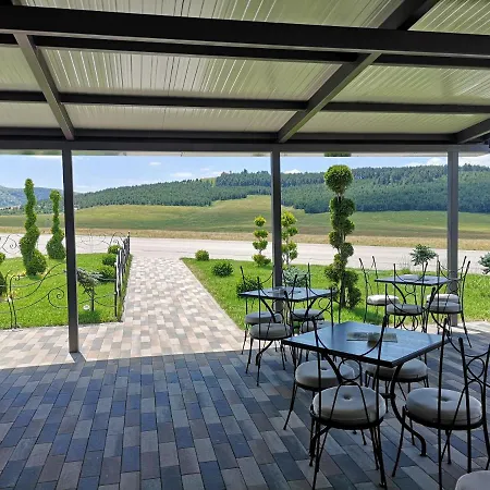 Hills Zozon Apartmán *